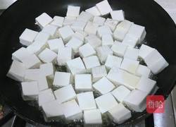 蟹味菇鲜菜汤的做法图解2