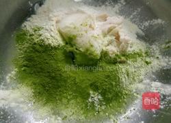 翡翠莲蓉蛋黄酥的做法图解2