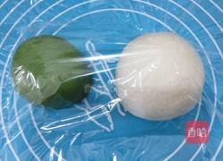 翡翠莲蓉蛋黄酥的做法图解5