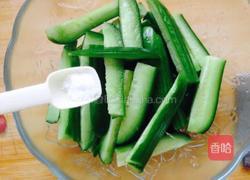 蒜香麻酱黄瓜条的做法图解2