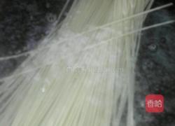 芝麻酱葱油拌面的做法图解2