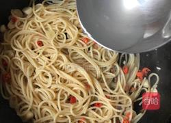 凤尾鱼意大利面的做法图解11