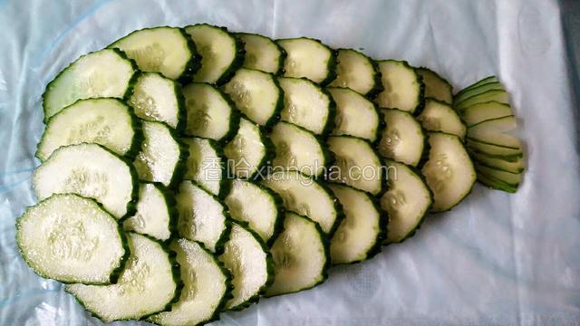 缩到这个程度就好了，下面是鱼头