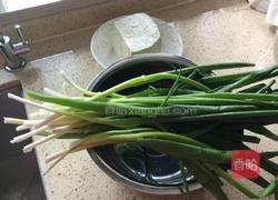 小葱拌豆腐的做法图解3