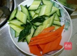 鸡蛋木耳炒黄瓜的做法图解1