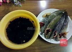 黑豆煲塘虱鱼汤的做法图解1