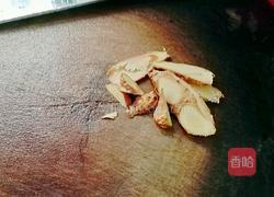 黑豆煲塘虱鱼汤的做法图解2