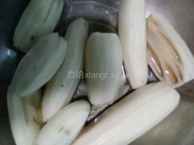 藕洗净削皮