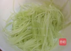 凉拌莴笋黄瓜丝的做法图解2