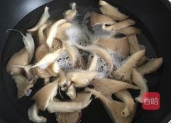 鲜蘑炒黄瓜的做法图解1