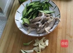 鲜蘑炒黄瓜的做法图解3