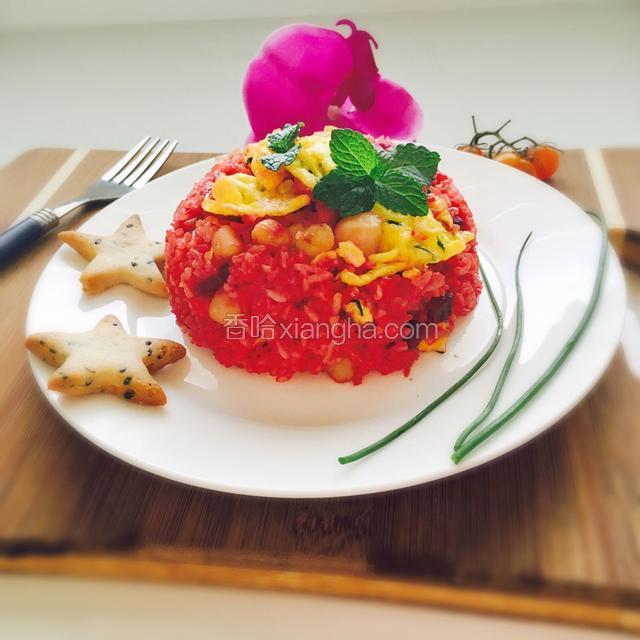 出锅装饰，就可以上桌咯