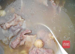 莲子煲大骨汤的做法图解3