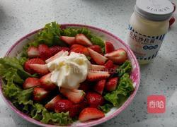 草莓沙拉的做法图解3