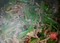 芹菜肉丝的做法图解6