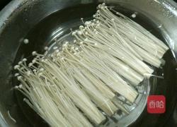 干豆腐卷金针菇的做法图解1