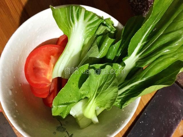 配菜洗净切块