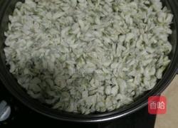 槐花蒸菜的做法图解5