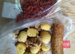 板栗鸽子汤的做法图解2