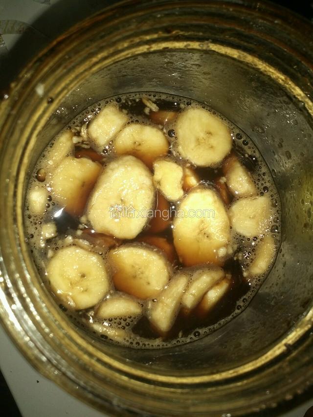 把香蕉片放里面密封24小时