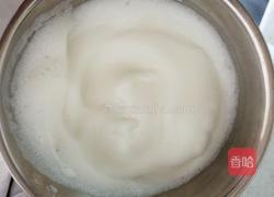 戚风纸杯蛋糕的做法图解3