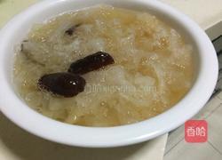 银耳红枣汤的做法图解3
