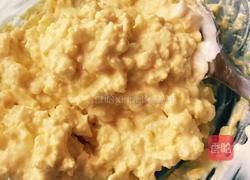 大嘴可颂——奶酪鸡蛋餐肉三明治的做法图解4