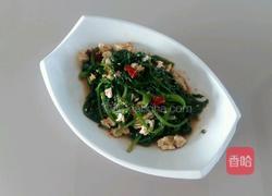 凉拌核桃仁菠菜的做法图解4