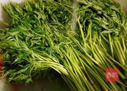 凉拌川芎叶的做法图解1