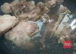 莲藕筒骨汤的做法图解1