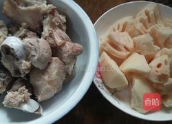 莲藕筒骨汤的做法图解2