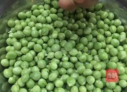 豌豆炒肉片的做法图解2