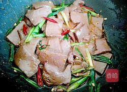 羊血炒蒜苗的做法图解7