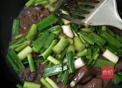 蒜苗炒猪血（微辣版）的做法图解3