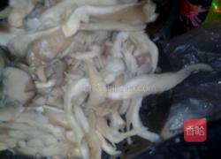 (懒人版)蘑菇炒肉的做法图解1