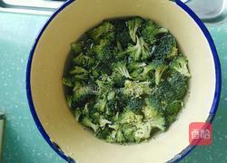 虾仁炒西兰花的做法图解3