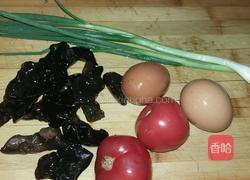 黑木耳鸡蛋汤的做法图解1