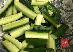 凉拌小黄瓜的做法图解1