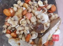 猪骨菜干汤的做法图解4