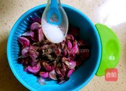 凉拌紫槐花的做法图解5
