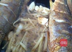 红酒烧煎大黄鱼的做法图解7