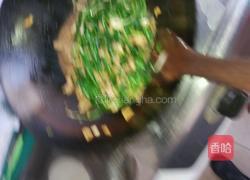 蒲公英炒肉的做法图解2