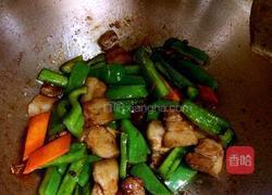 青椒胡萝卜烧肉的做法图解6