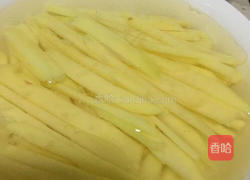 土豆丝炒韭菜的做法图解1