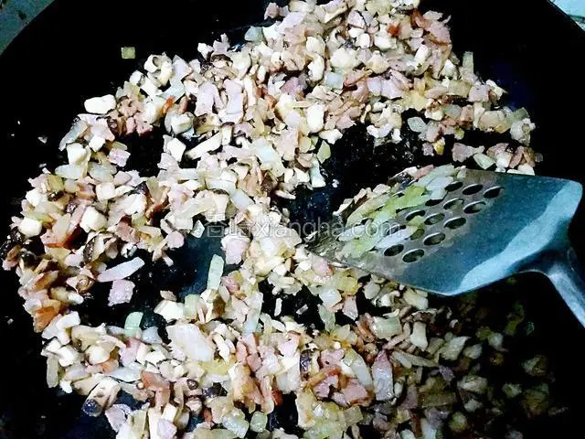 下蘑菇炒熱
