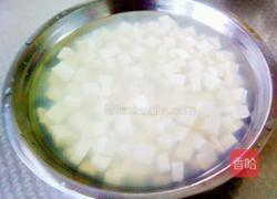 香椿拌豆腐的做法图解2