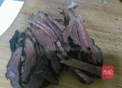 湖南熏腊肉炒包菜的做法图解3