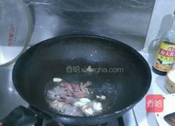 湖南熏腊肉炒包菜的做法图解5