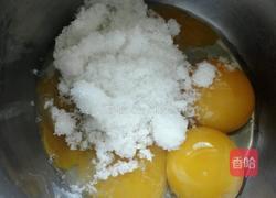 卡仕达香蕉肉松面包的做法图解1
