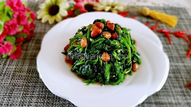 凉拌菠菜花生米